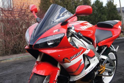 Yamaha YZF-R1